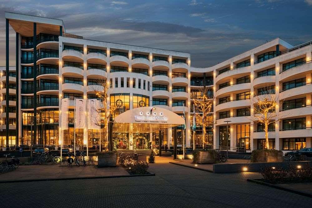 Van Der Valk Theaterhotel Almelo Exterior foto